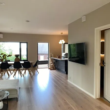 Lägenhet Familyhome For 8 People - 4 Bedrooms - 10min From Center