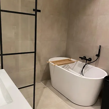 Familyhome For 6 People - 3 Bedrooms - 10min From Center 베르겐