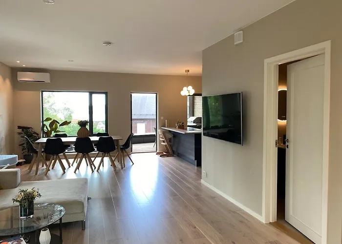 Lägenhet Familyhome For 8 People - 4 Bedrooms - 10min From Center